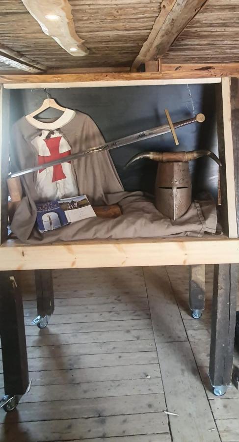 לינה וארוחת בוקר Sosdala Vittfarnas Hird Vikingaby מראה חיצוני תמונה